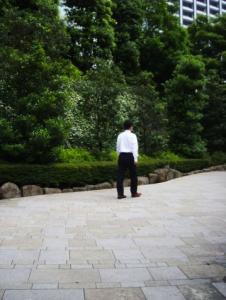 眼鏡にマスクをかけていてもあやしく見られない方法