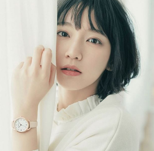 吉岡里帆 切り抜き 約300p クリアブック 6冊 雑誌 インタビュー グラビア